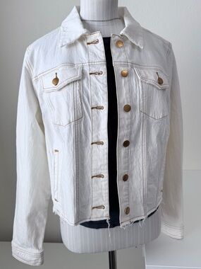 Universal Thread Goods Co. Off White Raw Hem Cropped Denim Jacket - Size M EUC